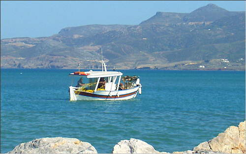 Sitia: Fishing in the bay